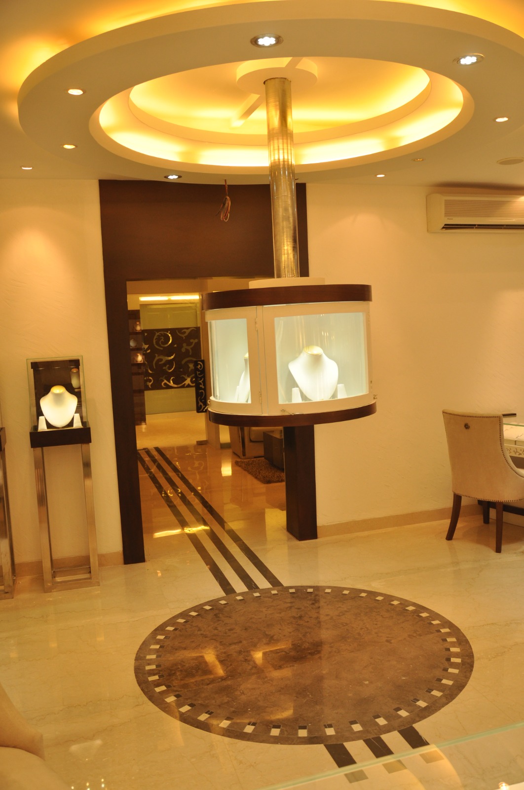 Commercial - View 26